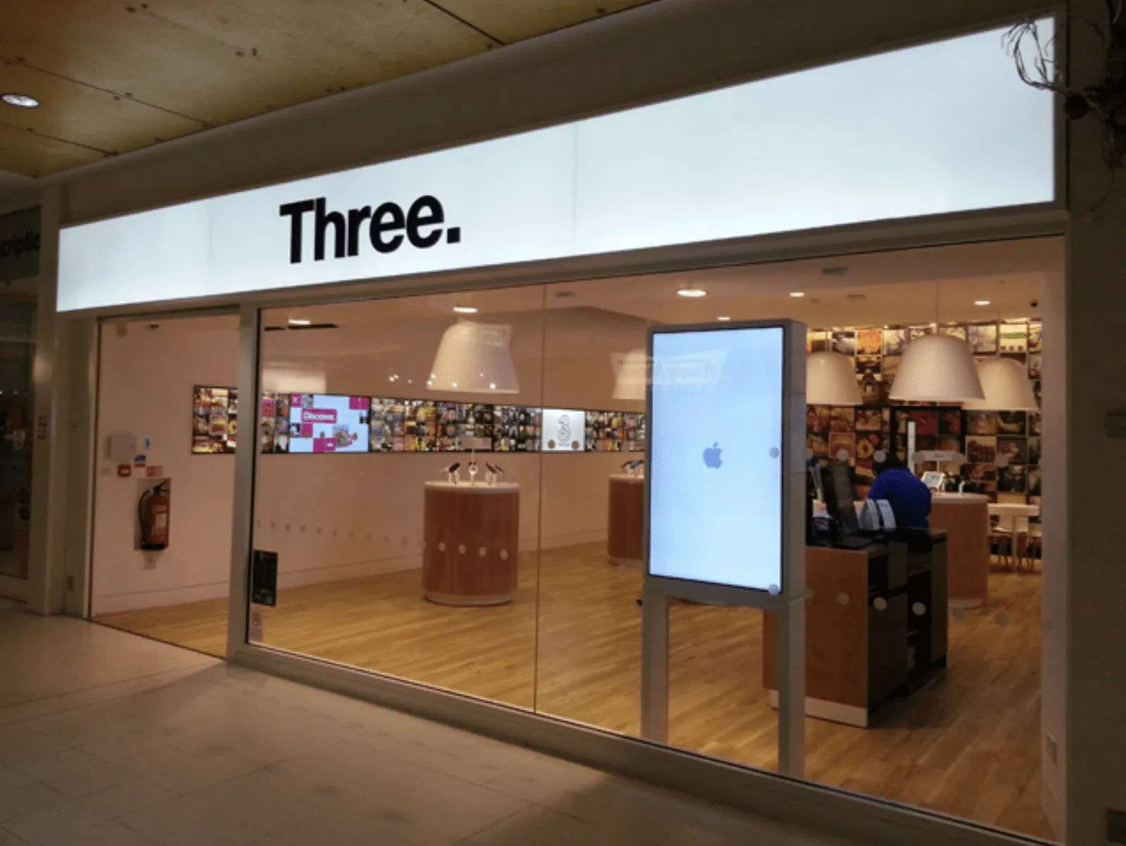 Three-mobile-hack