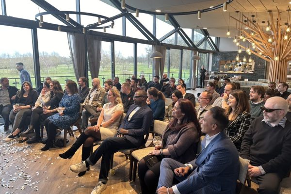 1EE9D690-6434-4EB8-8A56-3393D8F7856B_1_105_c